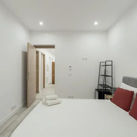 Modern By Homing بيت ضيافة *